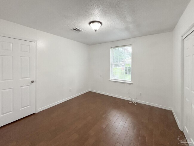 Building Photo - 10860 Berryhill Rd