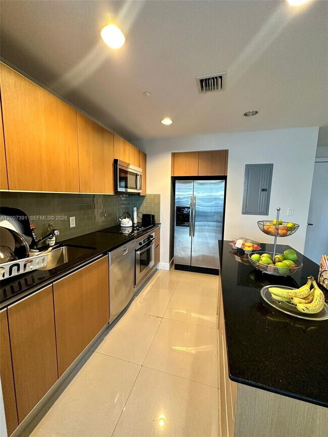 Building Photo - 1050 Brickell Ave