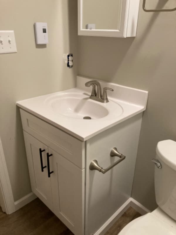 Building Photo - 1050 Stonybridge or Stoneybridge Dr