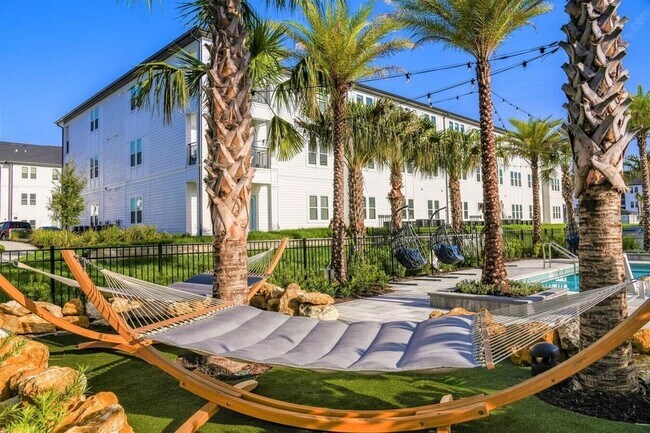 Building Photo - 1311 Elan Dr