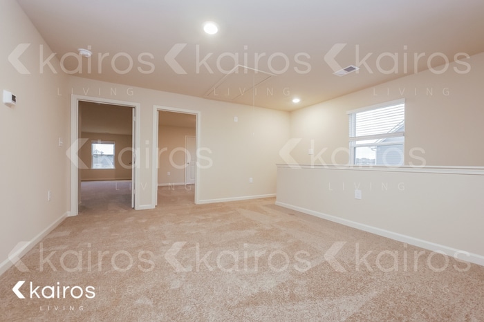 Building Photo - 1041 Pilgrim Ln