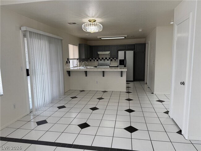 Building Photo - 8089 Kentshire Dr