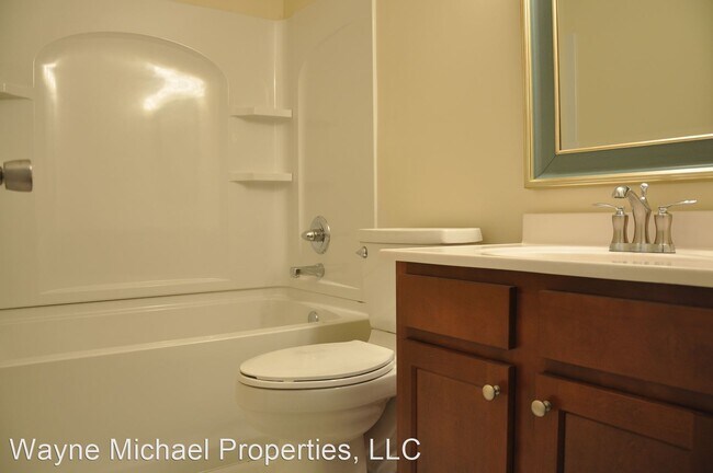 Building Photo - 4 br, 2 bath House - 721 Golfview Drive
