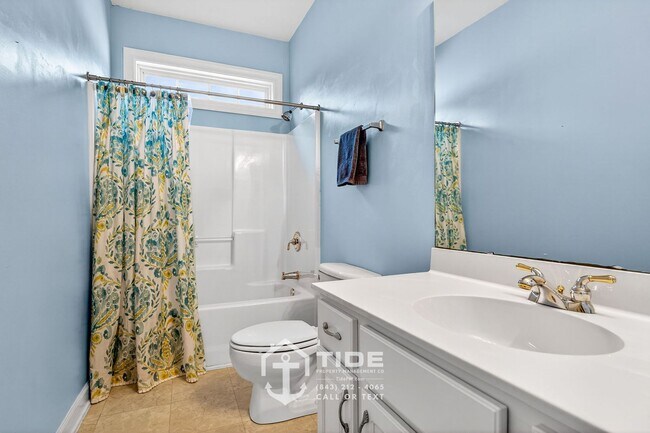 Building Photo - Spacious Retreat in Mt. Pleasant