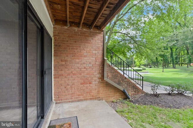 Building Photo - 10720 West Dr