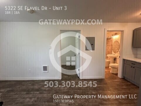 Building Photo - 5322 SE Flavel Dr