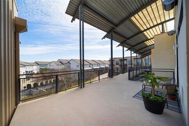 Building Photo - 2525 S Lamar Blvd