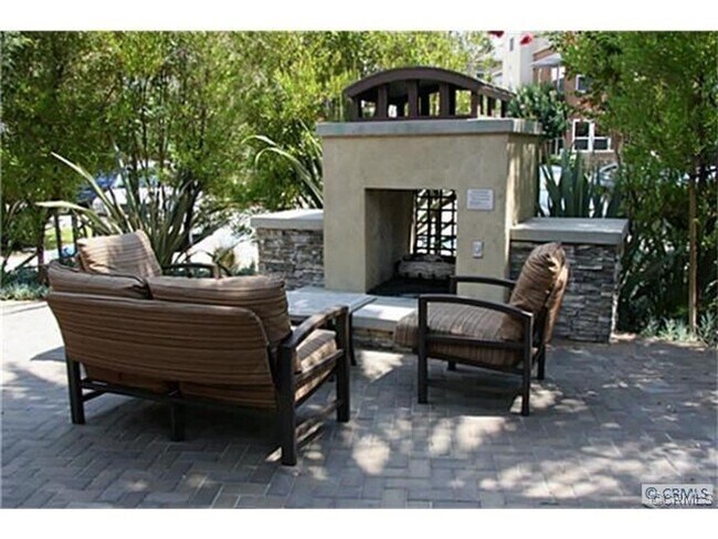 Building Photo - 2bed 2bath 1,401 Sqft VANTIS Condo in the Heart of Aliso Viejo