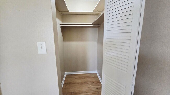 Building Photo - Annual Updated 1BR/1BA Condo – New Interior Finishes, Located on the 2nd Floor