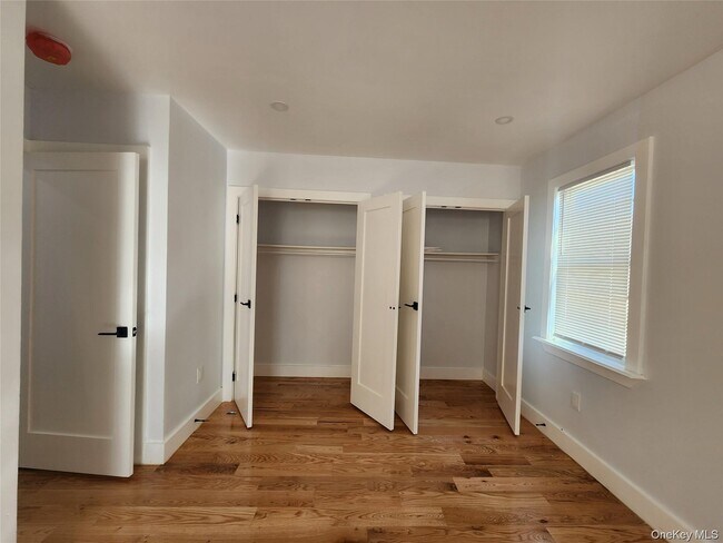 Building Photo - 330 Taylor Ave