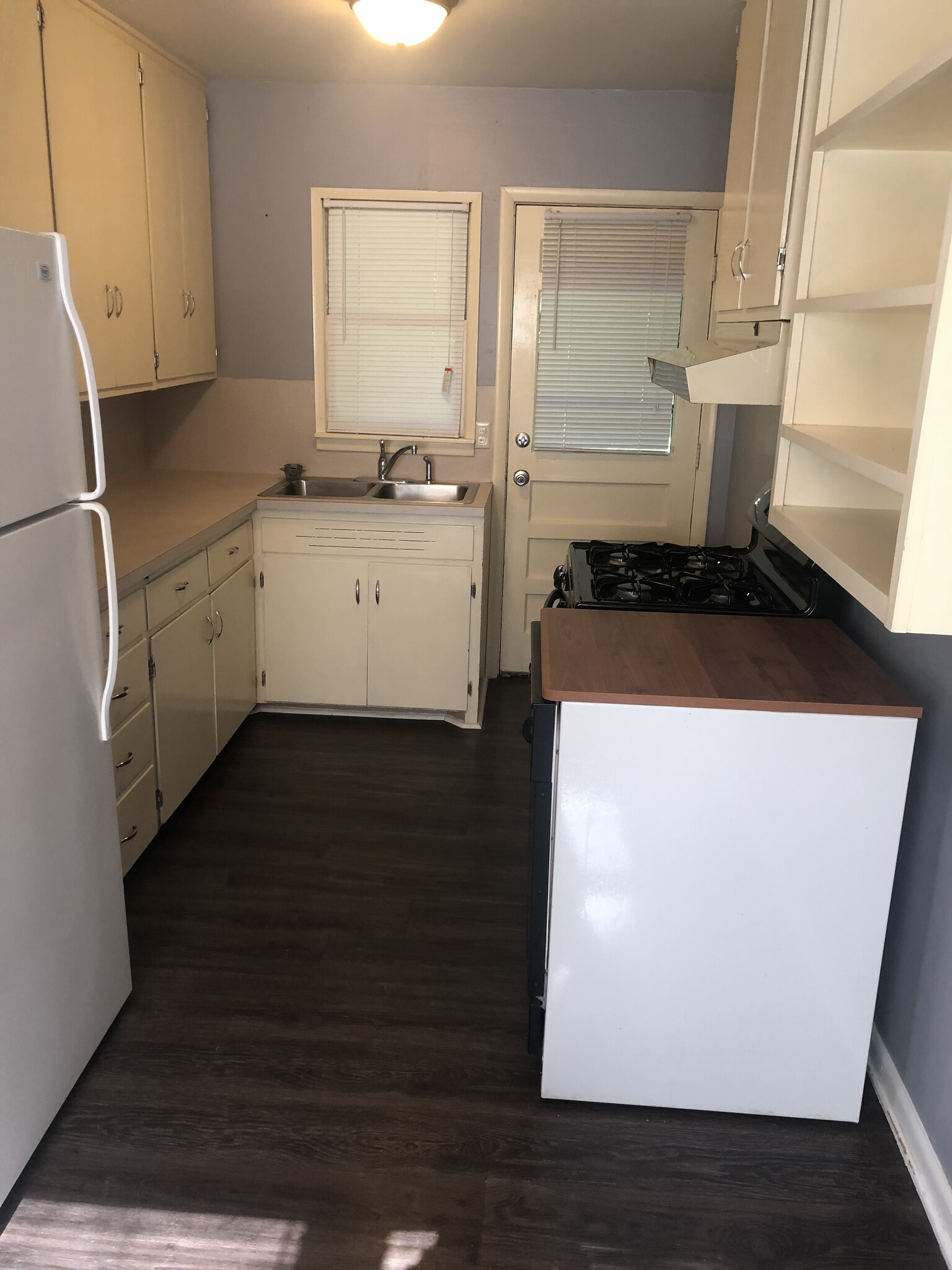 Building Photo - 1022 S Stanley St