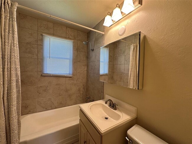 Building Photo - 500 Stinson St