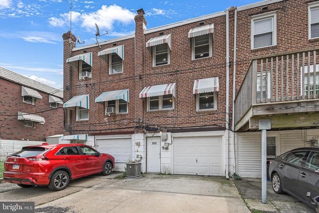 Building Photo - 623 Magnolia Ave