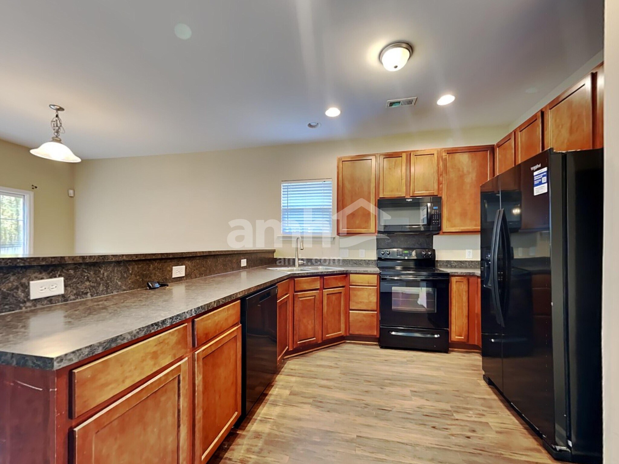 Building Photo - 577 English Oak Cir