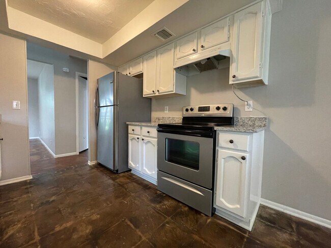 Building Photo - SPACIOUS 4 BEDROOM HOME IN MILLERS RIDGE***EASY ACCESS TO RANDOLPH AFB, FT. SAM, & SHOPPING