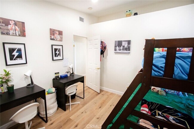 Building Photo - 27723 Clark Ct