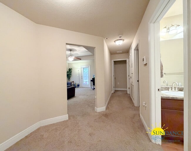 Building Photo - Charming Cul-de-Sac Home in Monticello Estates, Milton