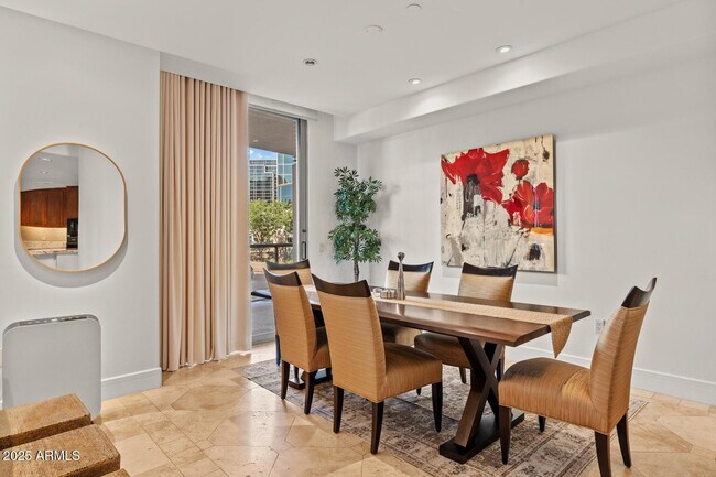 Building Photo - 2402 E Esplanade Ln