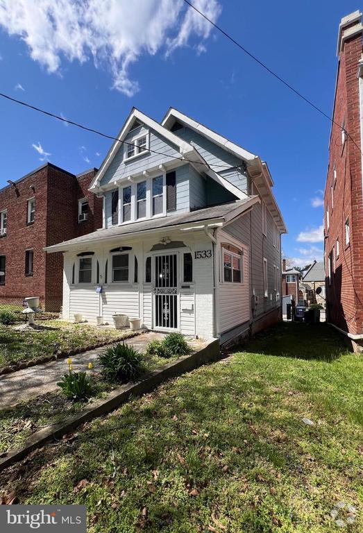 Building Photo - 1533 23rd St SE