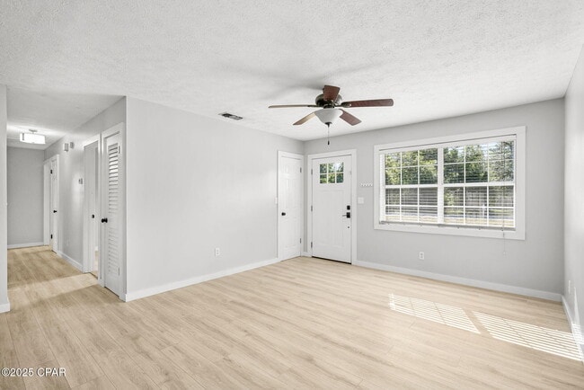 Building Photo - 1203 Iowa Ave