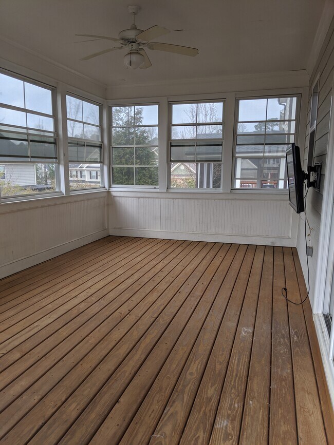 Building Photo - 1166 Alsace Dr