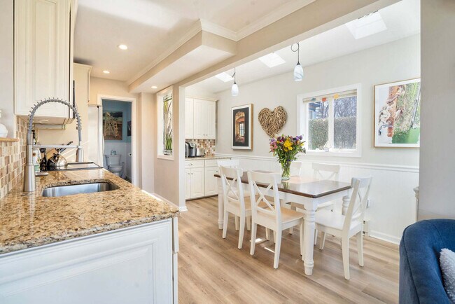 Building Photo - 2 Clifton Ave