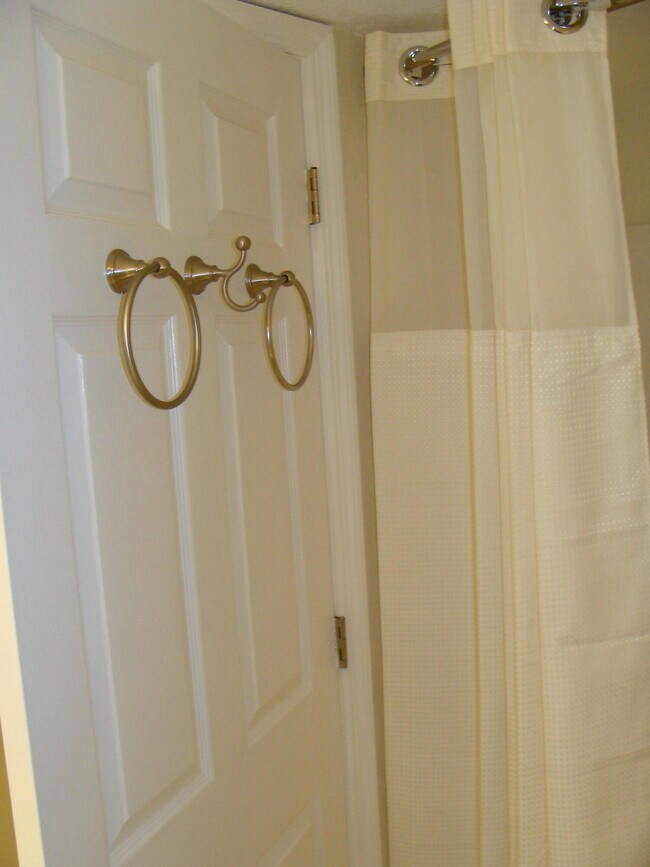 Building Photo - 4235 S 57th Ave