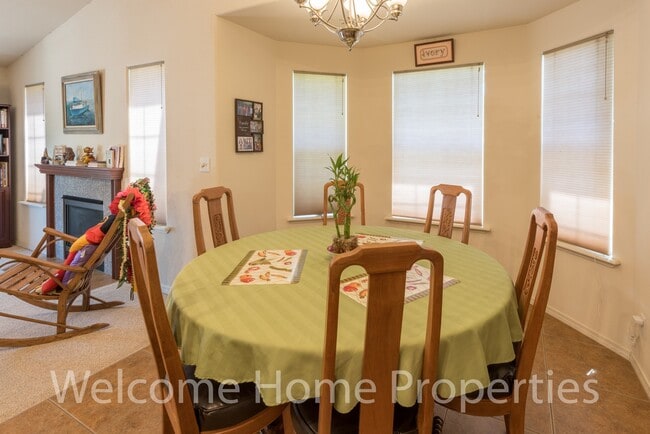 Building Photo - Beautiful 3 Bedroom Home Close to WWU