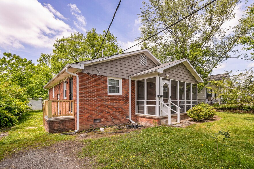 Building Photo - 1408 Ardmore Dr