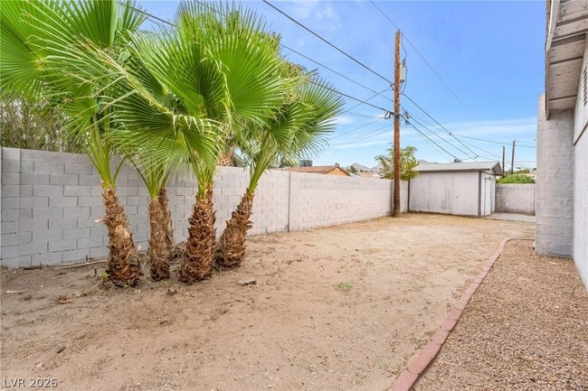 Building Photo - 4960 E Mohave Ave