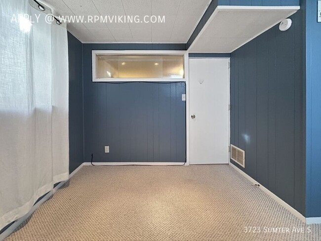 Building Photo - 4br 2ba 1cg ~ Security Deposit Free Altern...