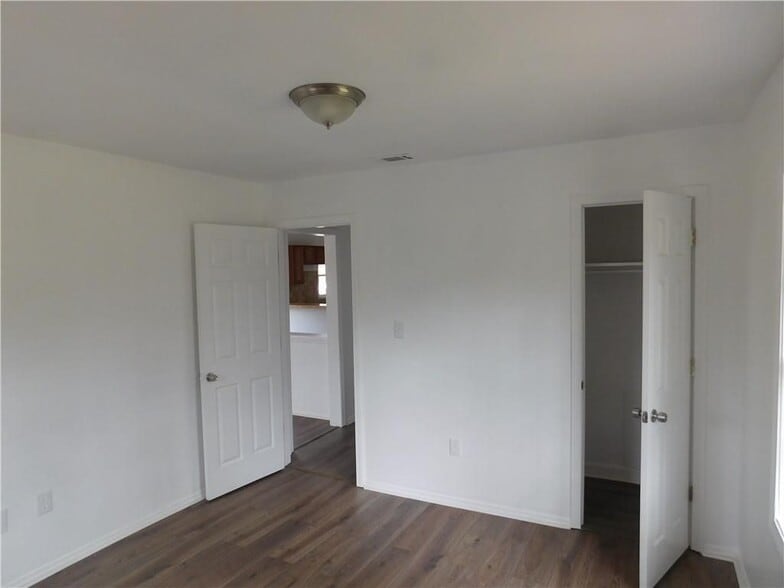 Building Photo - 2174 Whites Mill Rd