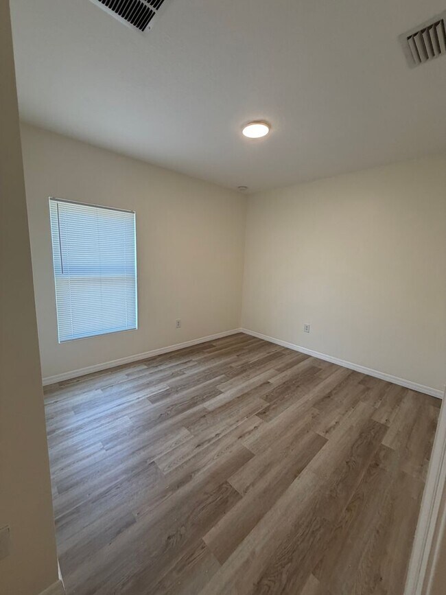 Building Photo - 10119 Candleberry Wds Ln