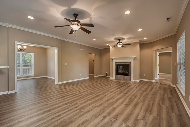 Building Photo - 111 Waynoka Ln