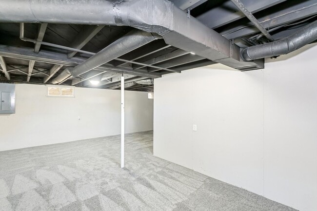 Building Photo - Beautifully Remodeled 4-Bedroom Home with 4+ Car Garage!