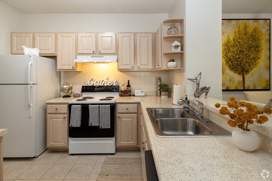 3BR, 2BA -1,328SF-Kitchen - Legacy at Fort Clarke