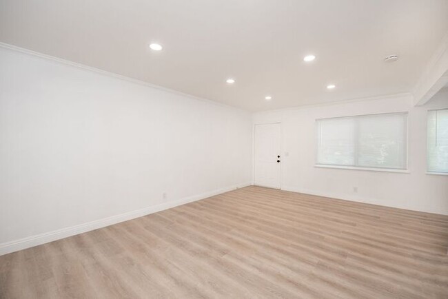 Building Photo - Mesa Verde | Recently Remodled 2 Bedroom A...