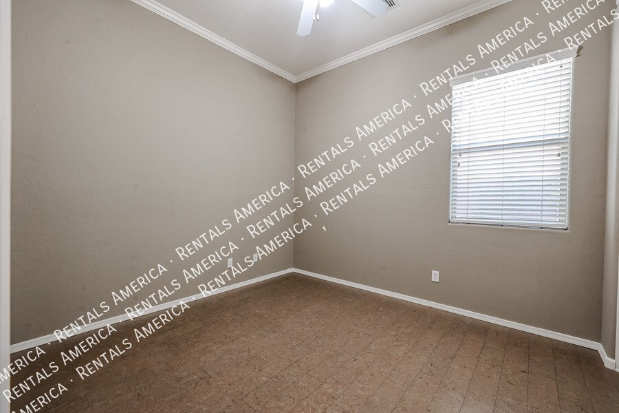 Building Photo - 8351 W Rosewood Ln