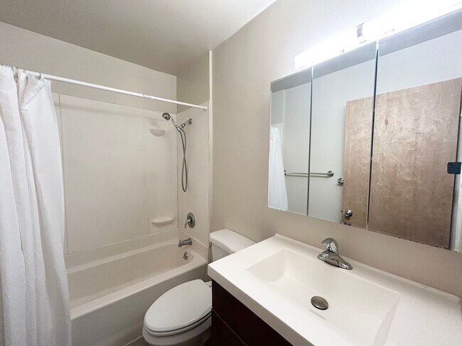 Interior Photo - 2212 Blake Street