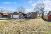 Building Photo - 405 W Miami St
