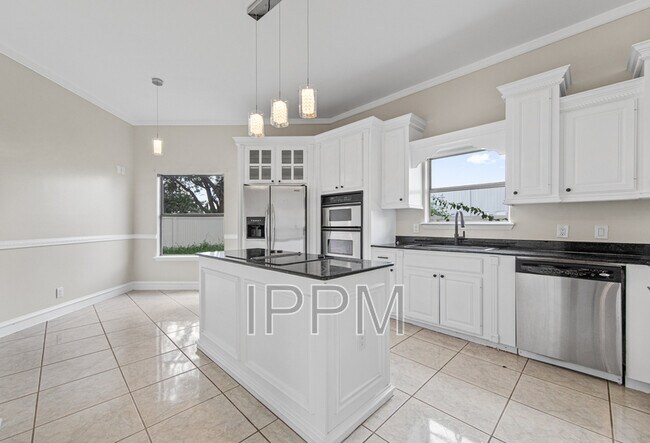 Building Photo - 5601 Wild Persimmon