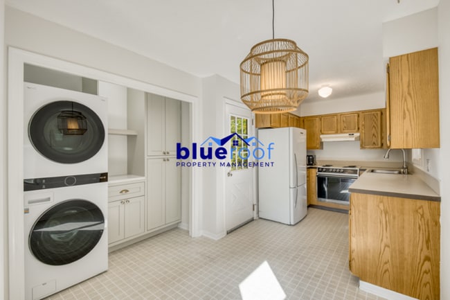 Building Photo - 54 SE 74th Ave