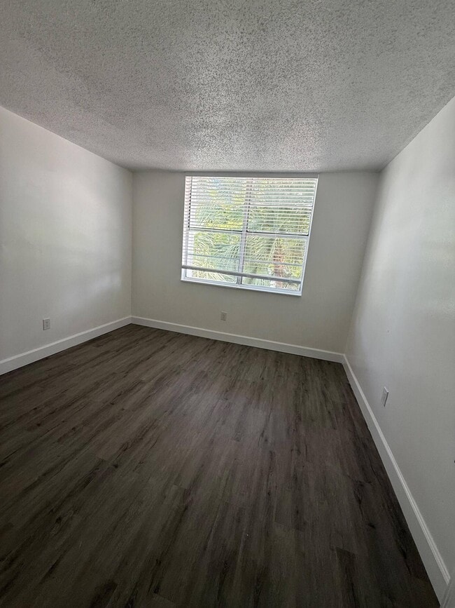 Building Photo - 482 NW 165th St
