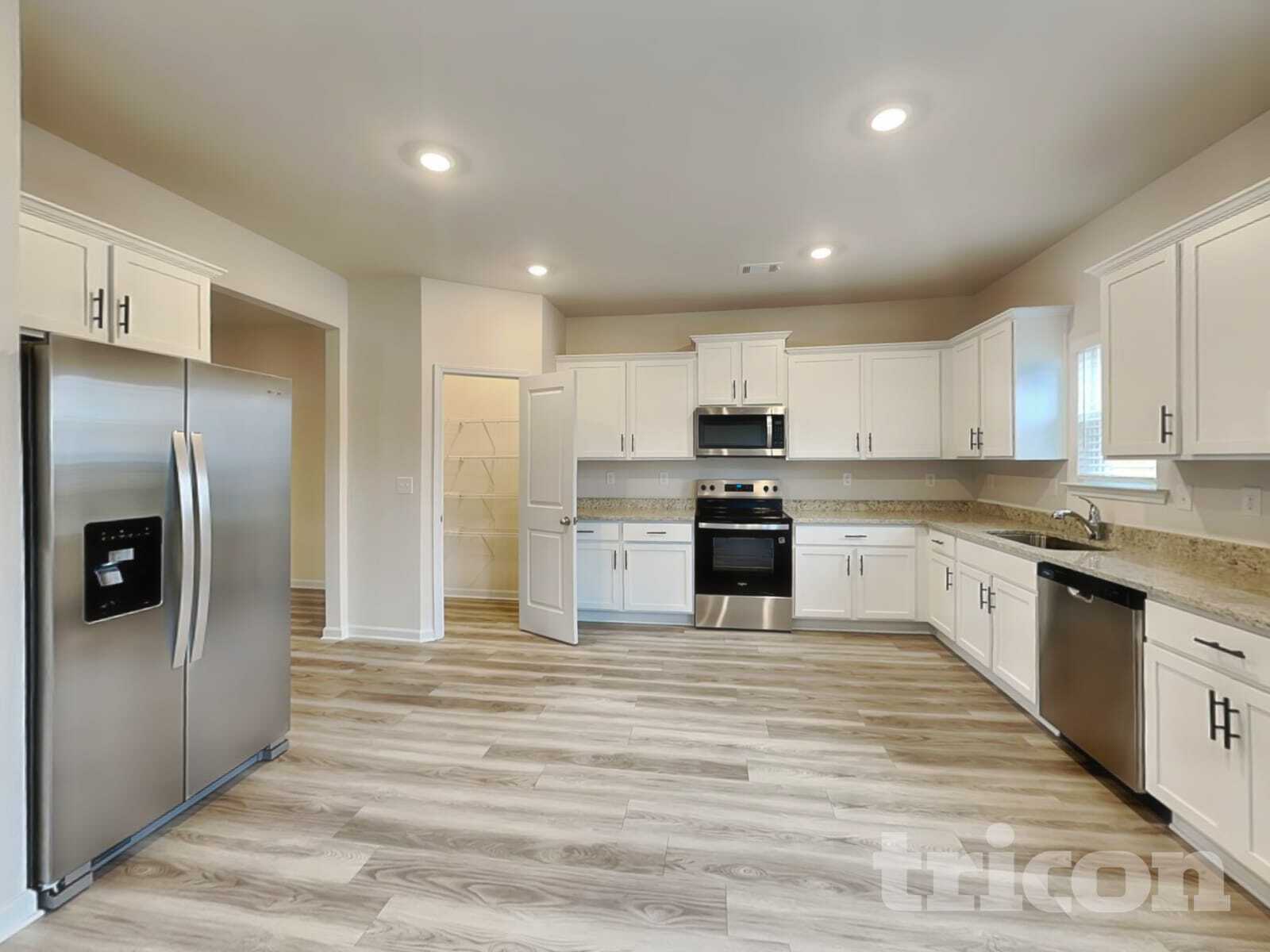 Building Photo - 244 Oliver Dr