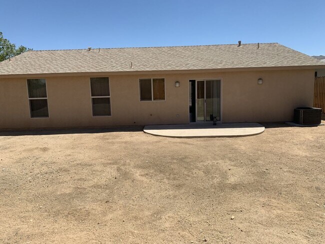 Building Photo - AVAILABLE NOW $350 off First Month Rent