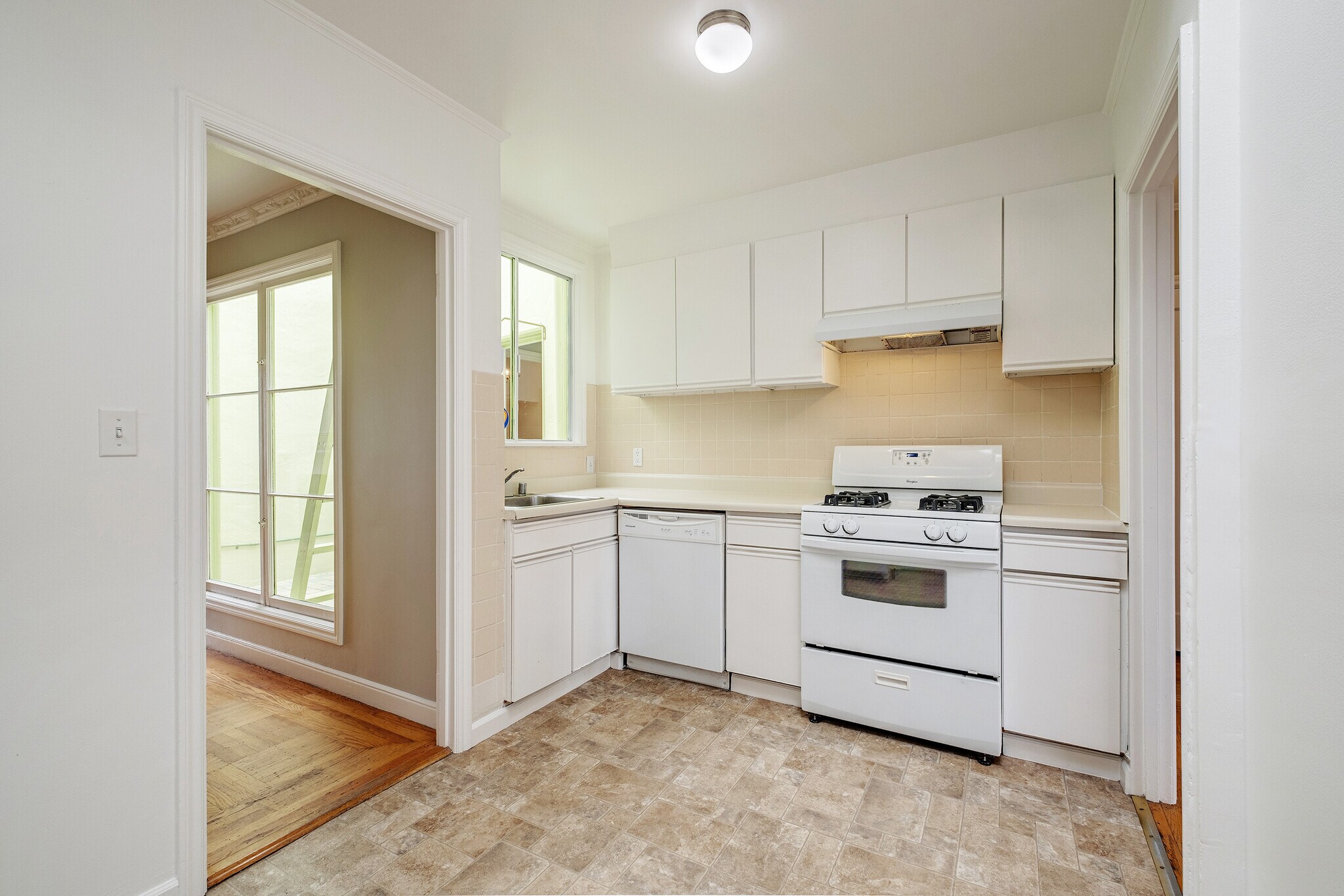 Building Photo - 1455 41st Ave
