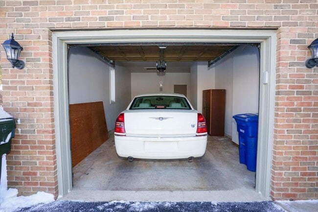 Building Photo - 6326 Tamworth Ct