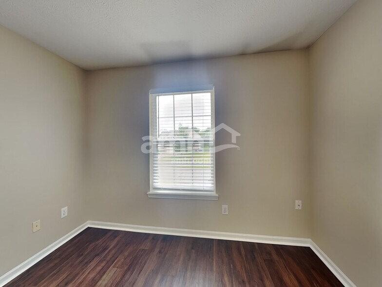 Building Photo - 13943 Wakefield Pl
