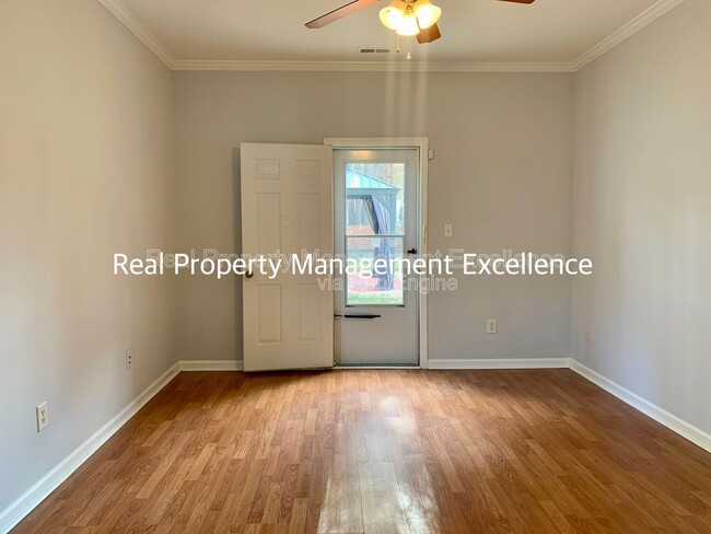 Building Photo - 110 Caribbean CT'