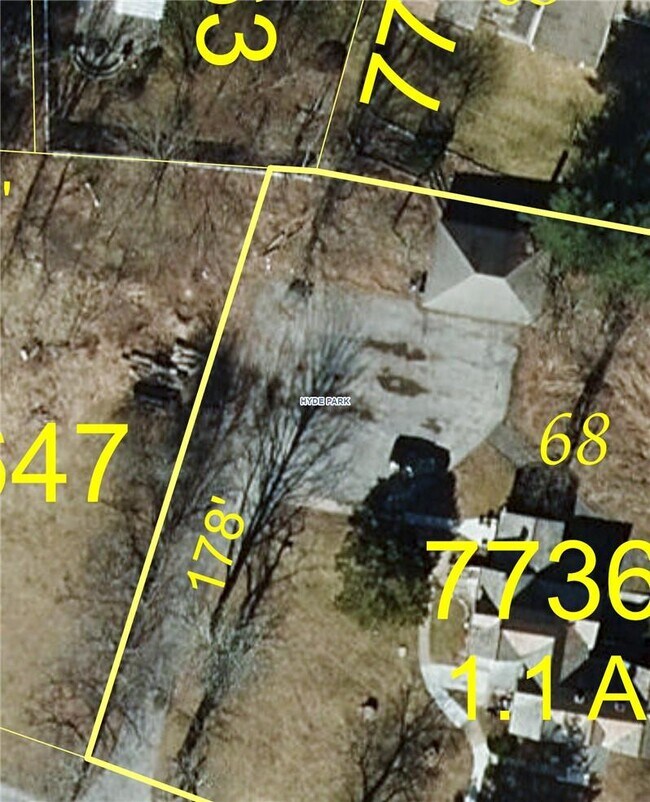 Building Photo - 165 S Cross Rd